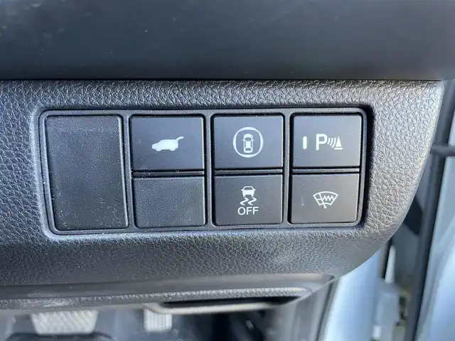 ホンダ ヴェゼル ハイブリッド e:HEV Z 長崎県 2021(令3)年 3.1万km プレミアムサンライトホワイトパール ワンオーナー車両/純正ディスプレイオーディオ（ナビ機能、フルセグ、AM、FM、BTオーディオ、AppleCarPlay、AndroidAuto）/バックカメラ/電動リアゲート/クルーズコントロール/パドルシフト/DNシートヒーター/ハーフレザー調シートカバー/ETC/BSM/電動パーキング/パーキングセンサー/電動格納ウインカーミラー