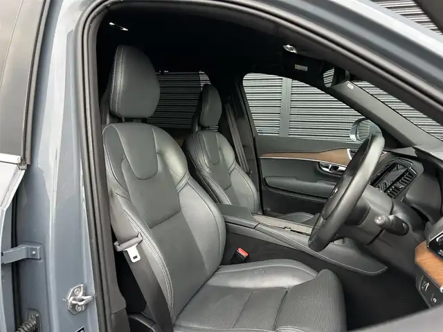 ボルボ ＸＣ９０ B6 AWD インスクリプション 茨城県 2021(令3)年 4.5万km グレー 黒革 /Allシ-トヒ-タ- /ベンチレ-ション /マッサ-ジ機能 /M付パワ-シ-ト /HUD /harman/kardon /ワイヤレス充電 /衝突軽減B /ACC /LKA /BLIS /360°カメラ /自動駐車 /パワ-テ-ルゲ-ト /LED /オ-トハイビ-ム /純正20inAW /ETC2.0 /禁煙車