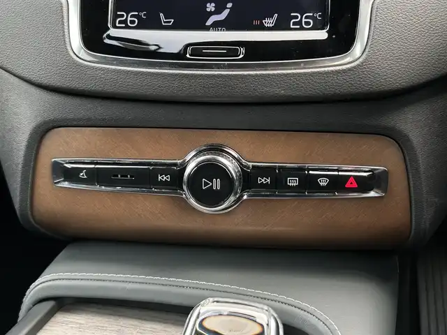 ボルボ ＸＣ９０ B6 AWD インスクリプション 茨城県 2021(令3)年 4.5万km グレー 黒革 /Allシ-トヒ-タ- /ベンチレ-ション /マッサ-ジ機能 /M付パワ-シ-ト /HUD /harman/kardon /ワイヤレス充電 /衝突軽減B /ACC /LKA /BLIS /360°カメラ /自動駐車 /パワ-テ-ルゲ-ト /LED /オ-トハイビ-ム /純正20inAW /ETC2.0 /禁煙車