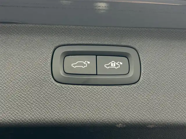 ボルボ ＸＣ９０ B6 AWD インスクリプション 茨城県 2021(令3)年 4.5万km グレー 黒革 /Allシ-トヒ-タ- /ベンチレ-ション /マッサ-ジ機能 /M付パワ-シ-ト /HUD /harman/kardon /ワイヤレス充電 /衝突軽減B /ACC /LKA /BLIS /360°カメラ /自動駐車 /パワ-テ-ルゲ-ト /LED /オ-トハイビ-ム /純正20inAW /ETC2.0 /禁煙車