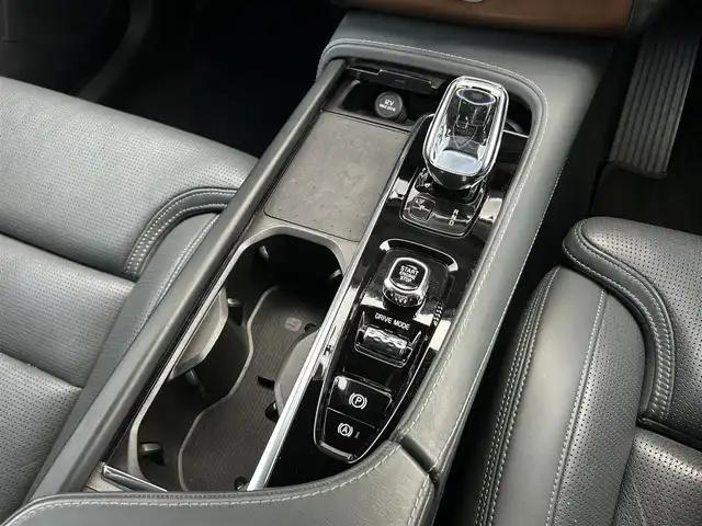 ボルボ ＸＣ９０ B6 AWD インスクリプション 茨城県 2021(令3)年 4.5万km グレー 黒革 /Allシ-トヒ-タ- /ベンチレ-ション /マッサ-ジ機能 /M付パワ-シ-ト /HUD /harman/kardon /ワイヤレス充電 /衝突軽減B /ACC /LKA /BLIS /360°カメラ /自動駐車 /パワ-テ-ルゲ-ト /LED /オ-トハイビ-ム /純正20inAW /ETC2.0 /禁煙車