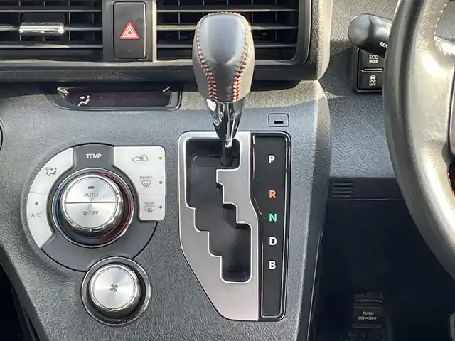 トヨタ シエンタ ハイブリッド G クエロ 山口県 2018(平30)年 4.2万km ホワイトパールクリスタルシャイン トヨタセーフティセンス/純正ナビ/CD/SD/BT/AM/FM/フルセグTV/両側パワースライドドア/シートヒーター/純正ドライブレコーダー/オートライト/バックカメラ/レーンアシスト/オートマチックハイビーム/電動格納ミラー/EVモード/ECOモード/フォグランプ/純正フロアマット/ETC