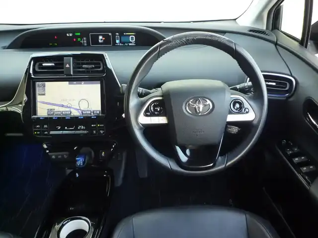 トヨタ プリウス A ツーリングセレクション 和歌山県 2017(平29)年 5.9万km アティチュードブラックマイカ 純正9インチSDナビ(DSZT-YC4T)/　・Bluetooth/   ・フルセグテレビ/バックカメラ/純正17インチアルミホイール/ビルトインETC車載器/レーダークルーズコントロール/シートヒーター/合革シート/HUD/BSM/パーキングアシスト/スペアキー