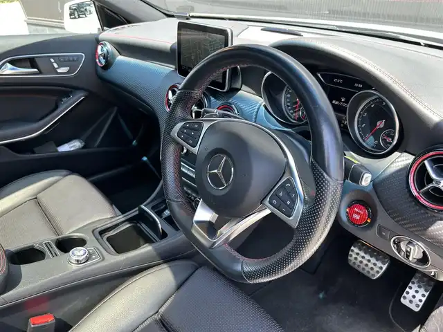メルセデス・ベンツ Ａ２５０ シュポルト 4MATIC 道東・釧路十勝 2016(平28)年 4.7万km カルサイトホワイト AMGレザーエクスクルーシブパッケージ/レーダーセーフティーパッケージ/ディストロニック/純正ナビ/TV/CD/BT/黒革/シートヒーター(前席)/メモリ付きパワーシート(前席)/パノラミックスライディングルーフ/バックカメラ/コーナーセンサー(前後)/harman/kardon/LEDヘッドライト/オートライト/パドルシフト/純正フロアマット/純正18インチAW/ETC