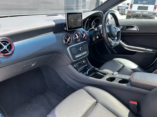 メルセデス・ベンツ Ａ２５０ シュポルト 4MATIC 道東・釧路十勝 2016(平28)年 4.7万km カルサイトホワイト AMGレザーエクスクルーシブパッケージ/レーダーセーフティーパッケージ/ディストロニック/純正ナビ/TV/CD/BT/黒革/シートヒーター(前席)/メモリ付きパワーシート(前席)/パノラミックスライディングルーフ/バックカメラ/コーナーセンサー(前後)/harman/kardon/LEDヘッドライト/オートライト/パドルシフト/純正フロアマット/純正18インチAW/ETC