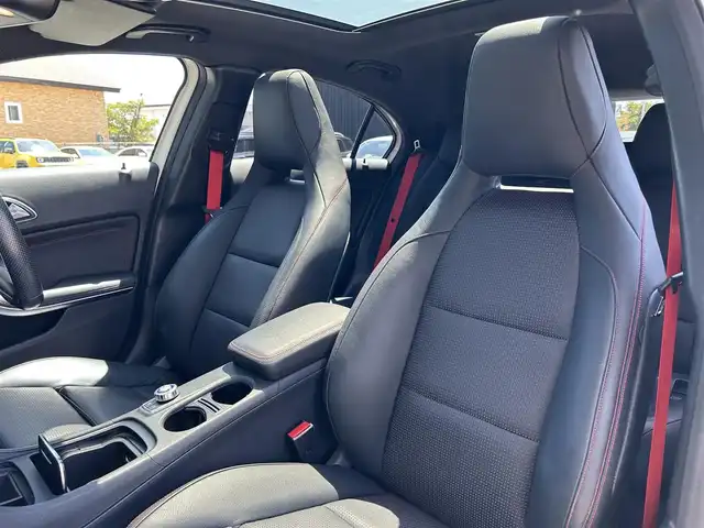 メルセデス・ベンツ Ａ２５０ シュポルト 4MATIC 道東・釧路十勝 2016(平28)年 4.7万km カルサイトホワイト AMGレザーエクスクルーシブパッケージ/レーダーセーフティーパッケージ/ディストロニック/純正ナビ/TV/CD/BT/黒革/シートヒーター(前席)/メモリ付きパワーシート(前席)/パノラミックスライディングルーフ/バックカメラ/コーナーセンサー(前後)/harman/kardon/LEDヘッドライト/オートライト/パドルシフト/純正フロアマット/純正18インチAW/ETC