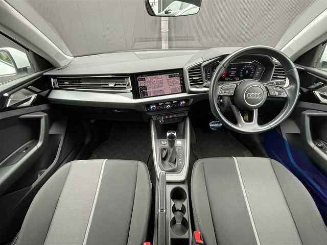 アウディ Ａ１ SB 35TFSI アドバンスド 香川県 2019(令1)年 2.3万km グレイシアホワイトメタリック 純正ナビ（BT、フルセグTV）/Bカメラ/前後コーナーセンサー/バーチャルコクピット/シートヒーター　前席/レーンキープアシスト/アダクティブクルーズコントロール/スマートキー