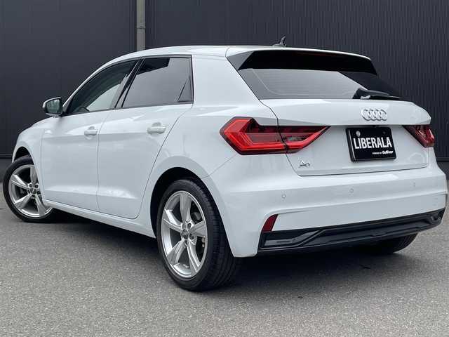 アウディ Ａ１ SB 35TFSI アドバンスド 香川県 2019(令1)年 2.3万km グレイシアホワイトメタリック 純正ナビ（BT、フルセグTV）/Bカメラ/前後コーナーセンサー/バーチャルコクピット/シートヒーター　前席/レーンキープアシスト/アダクティブクルーズコントロール/スマートキー