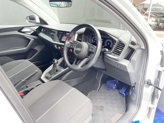 アウディ Ａ１ SB 35TFSI アドバンスド 香川県 2019(令1)年 2.3万km グレイシアホワイトメタリック 純正ナビ（BT、フルセグTV）/Bカメラ/前後コーナーセンサー/バーチャルコクピット/シートヒーター　前席/レーンキープアシスト/アダクティブクルーズコントロール/スマートキー