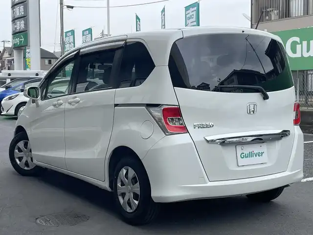 ホンダ フリード G プレミアムエディション 千葉県 2016(平28)年 8.4万km ホワイトオーキッドパール Gathersナビ/フルセグTV/Blue Tooth/CD/DVD/フリップダウンモニター/バックカメラ/前後ドライブレコーダー/両側パワスラドア/ビルトインETC/社外LEDヘッドライトバルブ/純正フロアマット/電動格納ミラー/ドアバイザー/取説/保証書