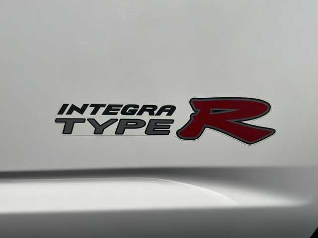 ホンダ インテグラ タイプR 岡山県 2002(平14)年 13.3万km チャンピオンシップホワイト PS　/PW　/保証書　/取扱説明書　/AAC　/ETC　/Bluetooth接続　/バックカメラ　/17インチ純正AW　/純正フロアマット　/純正LEDライト/ナビ　/RECAROシート　/ABS　/エアバック　/自家用