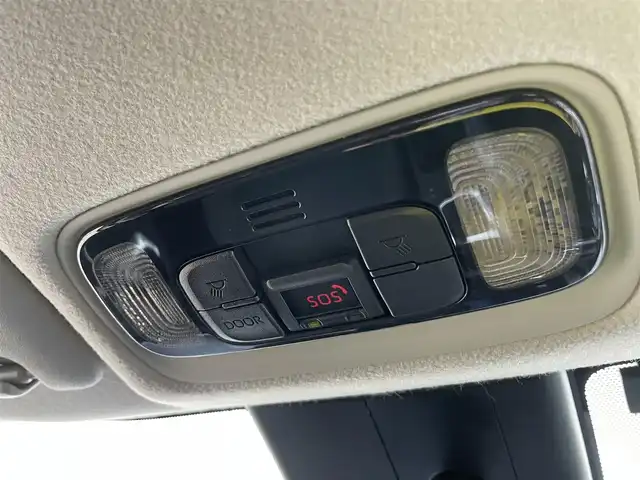 トヨタ ヤリスクロス G 石川県 2023(令5)年 0.4万km プラチナホワイトパールマイカ ワンオーナー/純正ディスプレイオーディオ/ナビ/全方位カメラ/トヨタセーフティセンス/レーダークルーズ/スマートキー/プッシュスタート/電動ミラー/ETC/レーンキープ/社外アルミホイール/純正AW&夏タイヤ積み込み/オートライト/保証書/取説