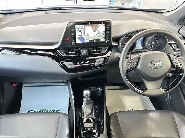 トヨタ Ｃ－ＨＲ G モード ネロ セーフティプラス 神奈川県 2021(令3)年 2.1万km ダークブルーマイカ ワンオーナー/純正ディスプレイオーディオ＋ナビ/(AM/FM/USB/BT)/全方位カメラ/レーダークルーズコントロール/衝突被害軽減ブレーキ/レーンキープアシスト/横滑り防止装置/オートハイビーム/ハーフレザーシート/D/N席シートヒーター/AC100V電源/ビルトインETC/前後ドライブレコーダー/オートライト/フロアマット/ドアバイザー/ISOFIX/スペアキー×1/保証書/取扱説明書