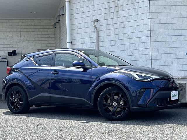 トヨタ Ｃ－ＨＲ G モード ネロ セーフティプラス 神奈川県 2021(令3)年 2.1万km ダークブルーマイカ ワンオーナー/純正ディスプレイオーディオ＋ナビ/(AM/FM/USB/BT)/全方位カメラ/レーダークルーズコントロール/衝突被害軽減ブレーキ/レーンキープアシスト/横滑り防止装置/オートハイビーム/ハーフレザーシート/D/N席シートヒーター/AC100V電源/ビルトインETC/前後ドライブレコーダー/オートライト/フロアマット/ドアバイザー/ISOFIX/スペアキー×1/保証書/取扱説明書