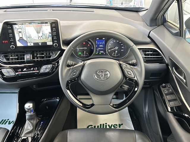トヨタ Ｃ－ＨＲ G モード ネロ セーフティプラス 神奈川県 2021(令3)年 2.1万km ダークブルーマイカ ワンオーナー/純正ディスプレイオーディオ＋ナビ/(AM/FM/USB/BT)/全方位カメラ/レーダークルーズコントロール/衝突被害軽減ブレーキ/レーンキープアシスト/横滑り防止装置/オートハイビーム/ハーフレザーシート/D/N席シートヒーター/AC100V電源/ビルトインETC/前後ドライブレコーダー/オートライト/フロアマット/ドアバイザー/ISOFIX/スペアキー×1/保証書/取扱説明書
