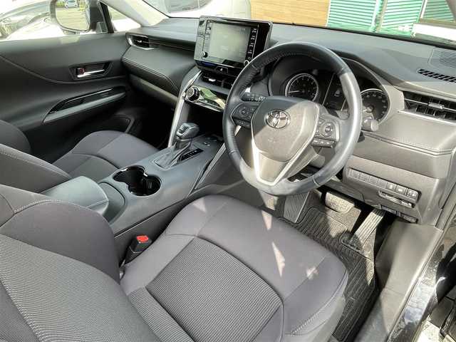 トヨタ ハリアー S 長野県 2021(令3)年 0.7万km プレシャスブラックパール 純正ナビ（AUX、USB）/バックカメラ/クルーズコントロール追従有/ビルトインETC/前後コーナーセンサー/横滑り防止装/盗難防止装置/衝突軽減システム/ダブルサウドエアバック/カーテンエアバック/純正フロアマット/純正１７AW/LEDオートライト/オートマチックハイビーム/スマートキー（１本）/保証書、取扱説明書/ワンオーナー/４WD