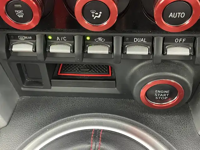 トヨタ ８６ GT 茨城県 2020(令2)年 2.2万km クリスタルブラックシリカ 6速MT/純正7インチナビ/ CD フルセグTV Bluetooth/バックカメラ/クルーズコントロール/社外アルミ付きスタッドレスタイヤ積込/LEDオートライト/ビルトインETC/純正フロアマット/電動格納ミラー/スマートキー