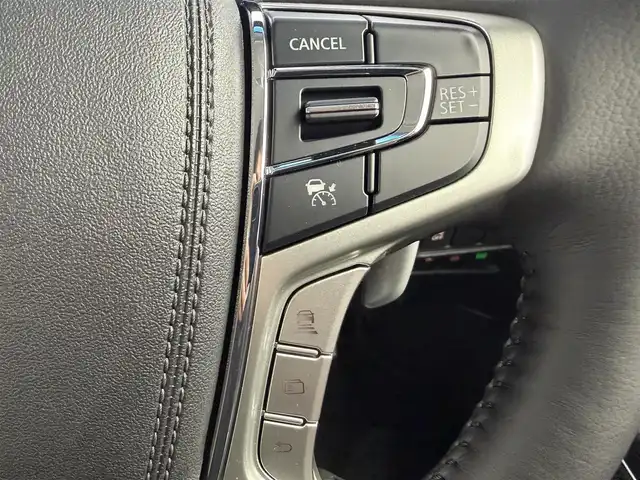 三菱 デリカＤ：５ シャモニー 愛知県 2025(令7)年 0.1千km 黒Ⅱ 登録済未使用車/4WD/ディーゼル/ターボ/e-Assist/  　・衝突軽減ブレーキシステム/　　・車線逸脱警報システム/　　・レーダークルーズコントロール/　　・オートマチックハイビーム/　　・BSM/マルチアラウンドモニター/革巻きステアリング/パドルシフト/ステアリングヒーター/ハーフレザーシート/パワーシート/シートヒーター/キャプテンシート/両側パワースライドドア/パワーバックドア/純正LEDヘッドライト/フォグランプ/純正18インチアルミホイール/取扱説明書/保証書/スペアキー