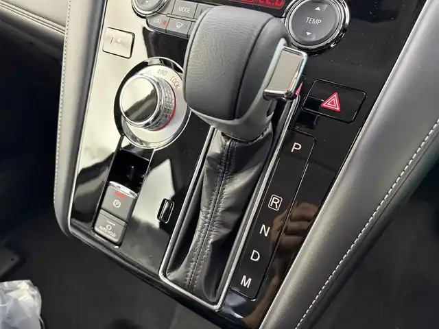 三菱 デリカＤ：５ シャモニー 愛知県 2025(令7)年 0.1千km 黒Ⅱ 登録済未使用車/4WD/ディーゼル/ターボ/e-Assist/  　・衝突軽減ブレーキシステム/　　・車線逸脱警報システム/　　・レーダークルーズコントロール/　　・オートマチックハイビーム/　　・BSM/マルチアラウンドモニター/革巻きステアリング/パドルシフト/ステアリングヒーター/ハーフレザーシート/パワーシート/シートヒーター/キャプテンシート/両側パワースライドドア/パワーバックドア/純正LEDヘッドライト/フォグランプ/純正18インチアルミホイール/取扱説明書/保証書/スペアキー