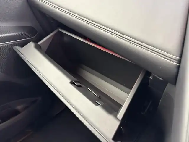 三菱 デリカＤ：５ シャモニー 愛知県 2025(令7)年 0.1千km 黒Ⅱ 登録済未使用車/4WD/ディーゼル/ターボ/e-Assist/  　・衝突軽減ブレーキシステム/　　・車線逸脱警報システム/　　・レーダークルーズコントロール/　　・オートマチックハイビーム/　　・BSM/マルチアラウンドモニター/革巻きステアリング/パドルシフト/ステアリングヒーター/ハーフレザーシート/パワーシート/シートヒーター/キャプテンシート/両側パワースライドドア/パワーバックドア/純正LEDヘッドライト/フォグランプ/純正18インチアルミホイール/取扱説明書/保証書/スペアキー