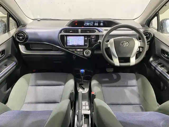 トヨタ アクア S 岐阜県 2015(平27)年 7.9万km ライムホワイトパールクリスタルシャイン Carrozzeria社製SDナビ/バックカメラ/ETC/オートエアコン/横滑り防止装置/Wエアバッグ/オートライト/ワンセグTV