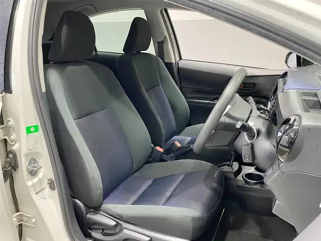 トヨタ アクア S 岐阜県 2015(平27)年 7.9万km ライムホワイトパールクリスタルシャイン Carrozzeria社製SDナビ/バックカメラ/ETC/オートエアコン/横滑り防止装置/Wエアバッグ/オートライト/ワンセグTV