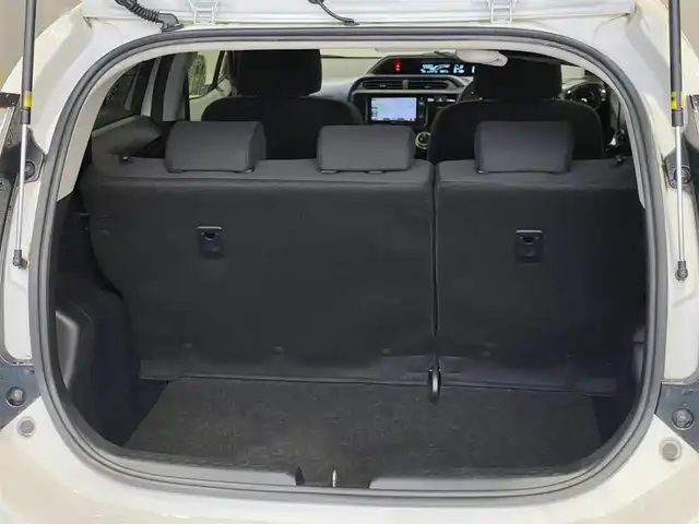 トヨタ アクア S 岐阜県 2015(平27)年 7.9万km ライムホワイトパールクリスタルシャイン Carrozzeria社製SDナビ/バックカメラ/ETC/オートエアコン/横滑り防止装置/Wエアバッグ/オートライト/ワンセグTV
