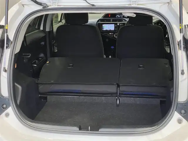 トヨタ アクア S 岐阜県 2015(平27)年 7.9万km ライムホワイトパールクリスタルシャイン Carrozzeria社製SDナビ/バックカメラ/ETC/オートエアコン/横滑り防止装置/Wエアバッグ/オートライト/ワンセグTV