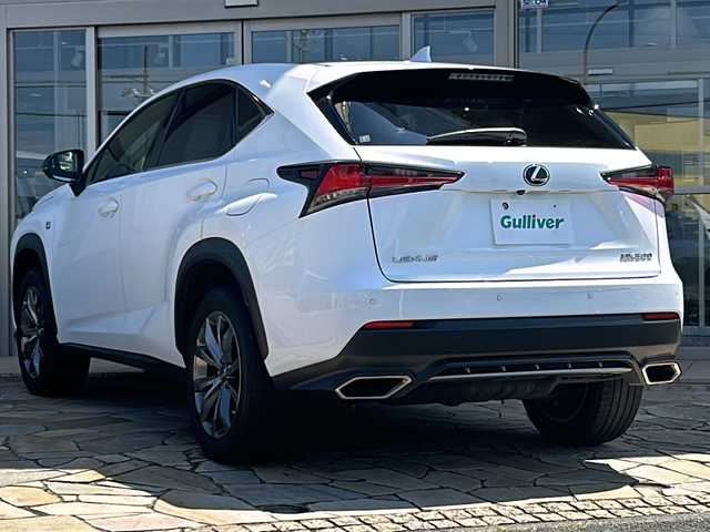 レクサス ＮＸ 300 Fスポーツ 静岡県 2019(平31)年 3.8万km ホワイトノーヴァガラスフレーク 純正ナビ/・FM/・AM/・CD/DVD/・サウンドライブラリ/・SD/・USB/・Bluetooth/・Miracast/・フルセグTV/・AUX/主要装備/・サンルーフ/・レーダー探知機/・赤革シート/・運転席＋助手席パワーシート/・バックカメラ/・プリクラッシュセーフティ/・パドルシフト/・オートホールド/・車線逸脱警報/・運転席+助手席シートヒーター＆ベンチレーション/・パワーテールゲート/・ＥＴＣ2.0/・100V100W電源/・電動チルト＆テレスコピックステアリング/・ステアリングヒーター