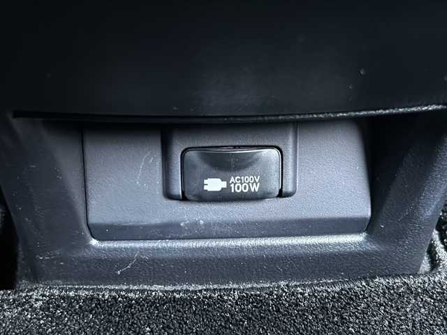 レクサス ＮＸ 300 Fスポーツ 静岡県 2019(平31)年 3.8万km ホワイトノーヴァガラスフレーク 純正ナビ/・FM/・AM/・CD/DVD/・サウンドライブラリ/・SD/・USB/・Bluetooth/・Miracast/・フルセグTV/・AUX/主要装備/・サンルーフ/・レーダー探知機/・赤革シート/・運転席＋助手席パワーシート/・バックカメラ/・プリクラッシュセーフティ/・パドルシフト/・オートホールド/・車線逸脱警報/・運転席+助手席シートヒーター＆ベンチレーション/・パワーテールゲート/・ＥＴＣ2.0/・100V100W電源/・電動チルト＆テレスコピックステアリング/・ステアリングヒーター