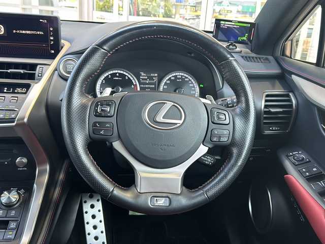 レクサス ＮＸ 300 Fスポーツ 静岡県 2019(平31)年 3.8万km ホワイトノーヴァガラスフレーク 純正ナビ/・FM/・AM/・CD/DVD/・サウンドライブラリ/・SD/・USB/・Bluetooth/・Miracast/・フルセグTV/・AUX/主要装備/・サンルーフ/・レーダー探知機/・赤革シート/・運転席＋助手席パワーシート/・バックカメラ/・プリクラッシュセーフティ/・パドルシフト/・オートホールド/・車線逸脱警報/・運転席+助手席シートヒーター＆ベンチレーション/・パワーテールゲート/・ＥＴＣ2.0/・100V100W電源/・電動チルト＆テレスコピックステアリング/・ステアリングヒーター