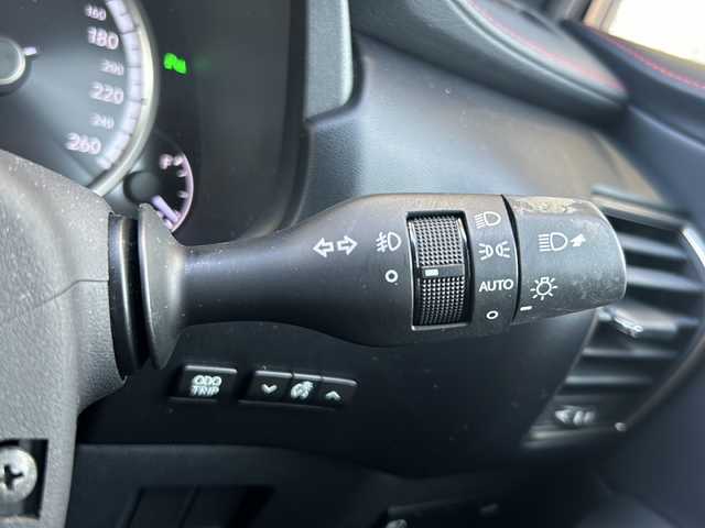 レクサス ＮＸ 300 Fスポーツ 静岡県 2019(平31)年 3.8万km ホワイトノーヴァガラスフレーク 純正ナビ/・FM/・AM/・CD/DVD/・サウンドライブラリ/・SD/・USB/・Bluetooth/・Miracast/・フルセグTV/・AUX/主要装備/・サンルーフ/・レーダー探知機/・赤革シート/・運転席＋助手席パワーシート/・バックカメラ/・プリクラッシュセーフティ/・パドルシフト/・オートホールド/・車線逸脱警報/・運転席+助手席シートヒーター＆ベンチレーション/・パワーテールゲート/・ＥＴＣ2.0/・100V100W電源/・電動チルト＆テレスコピックステアリング/・ステアリングヒーター