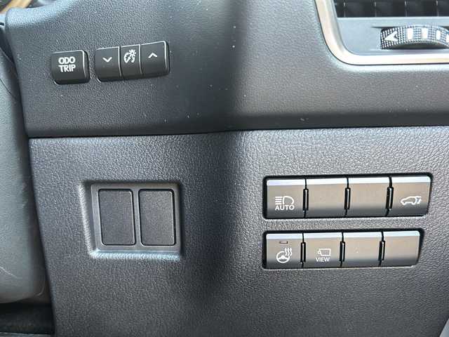 レクサス ＮＸ 300 Fスポーツ 静岡県 2019(平31)年 3.8万km ホワイトノーヴァガラスフレーク 純正ナビ/・FM/・AM/・CD/DVD/・サウンドライブラリ/・SD/・USB/・Bluetooth/・Miracast/・フルセグTV/・AUX/主要装備/・サンルーフ/・レーダー探知機/・赤革シート/・運転席＋助手席パワーシート/・バックカメラ/・プリクラッシュセーフティ/・パドルシフト/・オートホールド/・車線逸脱警報/・運転席+助手席シートヒーター＆ベンチレーション/・パワーテールゲート/・ＥＴＣ2.0/・100V100W電源/・電動チルト＆テレスコピックステアリング/・ステアリングヒーター