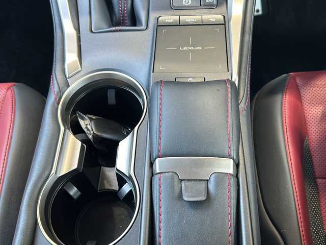 レクサス ＮＸ 300 Fスポーツ 静岡県 2019(平31)年 3.8万km ホワイトノーヴァガラスフレーク 純正ナビ/・FM/・AM/・CD/DVD/・サウンドライブラリ/・SD/・USB/・Bluetooth/・Miracast/・フルセグTV/・AUX/主要装備/・サンルーフ/・レーダー探知機/・赤革シート/・運転席＋助手席パワーシート/・バックカメラ/・プリクラッシュセーフティ/・パドルシフト/・オートホールド/・車線逸脱警報/・運転席+助手席シートヒーター＆ベンチレーション/・パワーテールゲート/・ＥＴＣ2.0/・100V100W電源/・電動チルト＆テレスコピックステアリング/・ステアリングヒーター