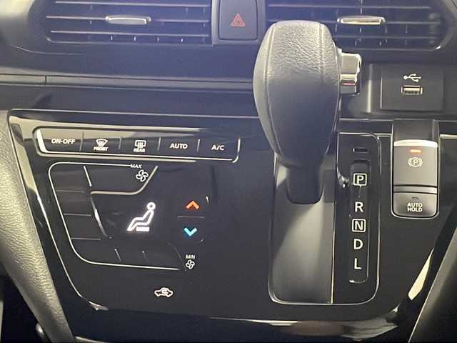 日産 デイズ HWS G ターボ プロパイロットED 長崎県 2019(令1)年 5.5万km スパークリングレッド/ブラック ワンオーナー/純正9インチナビ/（CD/DVD/Bluetooth/地デジ）/インテリジェントエマージェンシーブレーキ/プロパイロット/アラウンドビューモニター/ドライブレコーダー(前方)/電動パーキング/オートホールド/純正15インチアルミホイール/ETC/オートライト/LEDヘッドライト/フォグライト/アイドリングストップ/スタッドレスタイヤ(車内積み込み)/155/65/14