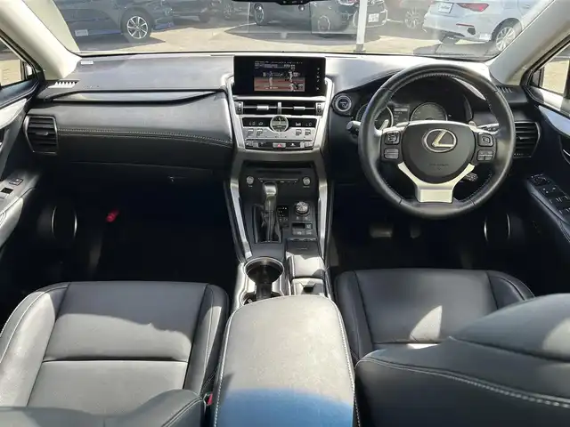 レクサス ＮＸ 300h Iパッケージ 和歌山県 2018(平30)年 6.4万km ソニックチタニウム 純正ナビ/バックカメラ/三眼LEDヘッドライト/マークレビンソン/ムーンルーフ/プリクラッシュセーフティー/レーダークルーズコントロール/車両接近通報装置/パワーシート/ポジションメモリー/シートヒーター/ステアリングヒーター/パワーバックドア/オートライト/オートマチックハイビーム