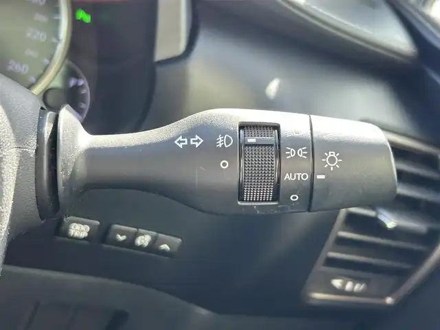 レクサス ＮＸ 300h Iパッケージ 和歌山県 2018(平30)年 6.4万km ソニックチタニウム 純正ナビ/バックカメラ/三眼LEDヘッドライト/マークレビンソン/ムーンルーフ/プリクラッシュセーフティー/レーダークルーズコントロール/車両接近通報装置/パワーシート/ポジションメモリー/シートヒーター/ステアリングヒーター/パワーバックドア/オートライト/オートマチックハイビーム