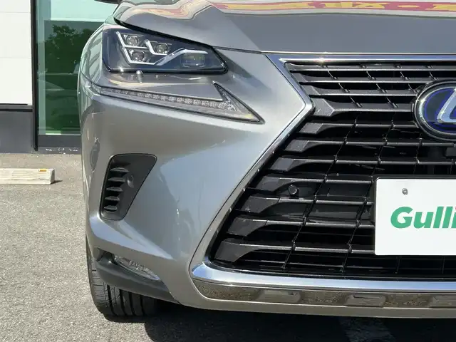 レクサス ＮＸ 300h Iパッケージ 和歌山県 2018(平30)年 6.4万km ソニックチタニウム 純正ナビ/バックカメラ/三眼LEDヘッドライト/マークレビンソン/ムーンルーフ/プリクラッシュセーフティー/レーダークルーズコントロール/車両接近通報装置/パワーシート/ポジションメモリー/シートヒーター/ステアリングヒーター/パワーバックドア/オートライト/オートマチックハイビーム