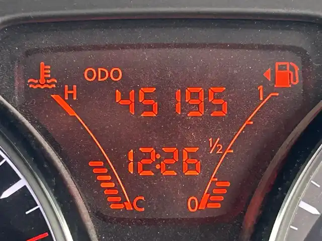 日産 ノート XVセレ +セーフ 愛知県 2015(平27)年 4.6万km シャイニングブルー ワンオーナー/純正SDナビ(FM/AM/CD/DVD/BT/USB/iPod/ワンセグ)/エマージェンシーブレーキ/車線逸脱警報/特別仕様車/アラウンドビューモニター/バックカメラ/コーナーセンサー/フォグランプ/電動格納ミラー/純正フロアマット/アイドリングストップ/ETC/プッシュスタート/スマートキー・スペアキー１本/ABS/取扱説明書・保証書