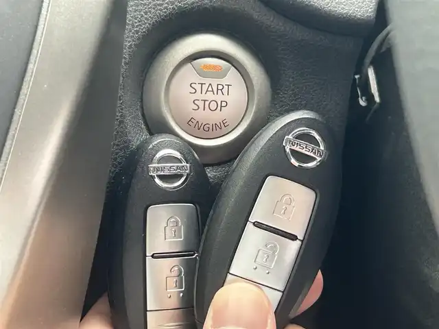 日産 ノート XVセレ +セーフ 愛知県 2015(平27)年 4.6万km シャイニングブルー ワンオーナー/純正SDナビ(FM/AM/CD/DVD/BT/USB/iPod/ワンセグ)/エマージェンシーブレーキ/車線逸脱警報/特別仕様車/アラウンドビューモニター/バックカメラ/コーナーセンサー/フォグランプ/電動格納ミラー/純正フロアマット/アイドリングストップ/ETC/プッシュスタート/スマートキー・スペアキー１本/ABS/取扱説明書・保証書
