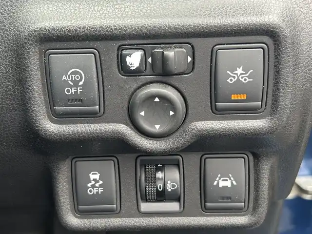 日産 ノート XVセレ +セーフ 愛知県 2015(平27)年 4.6万km シャイニングブルー ワンオーナー/純正SDナビ(FM/AM/CD/DVD/BT/USB/iPod/ワンセグ)/エマージェンシーブレーキ/車線逸脱警報/特別仕様車/アラウンドビューモニター/バックカメラ/コーナーセンサー/フォグランプ/電動格納ミラー/純正フロアマット/アイドリングストップ/ETC/プッシュスタート/スマートキー・スペアキー１本/ABS/取扱説明書・保証書