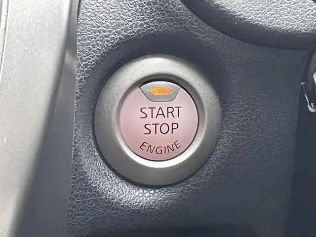 日産 ノート XVセレ +セーフ 滋賀県 2015(平27)年 4.6万km シャイニングブルー 純正ナビ/Bluetooth/DVD/CD/iPod/AUX/ETC/コーナーセンサー（前後）/バックカメラ（ミラー内臓）/全方位カメラ/レーンキープアシスト/衝突軽減装置/プッシュスタート/スペアキー1本/電動格納ミラー/純正フロアマット/ドアバイザー