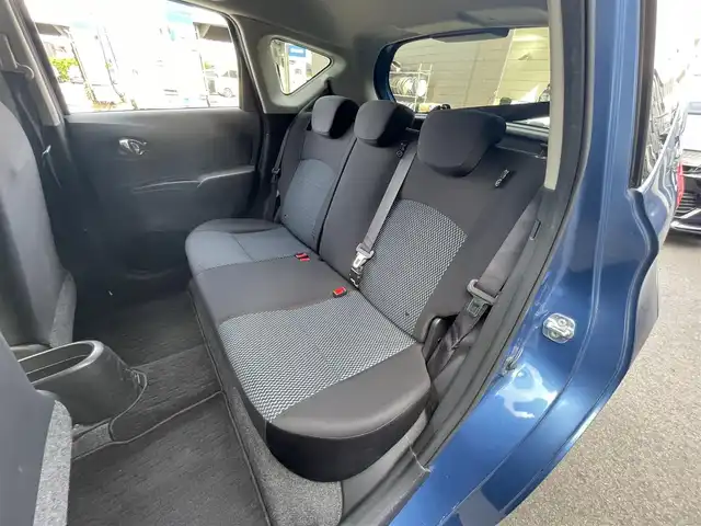 日産 ノート XVセレ +セーフ 滋賀県 2015(平27)年 4.6万km シャイニングブルー 純正ナビ/Bluetooth/DVD/CD/iPod/AUX/ETC/コーナーセンサー（前後）/バックカメラ（ミラー内臓）/全方位カメラ/レーンキープアシスト/衝突軽減装置/プッシュスタート/スペアキー1本/電動格納ミラー/純正フロアマット/ドアバイザー