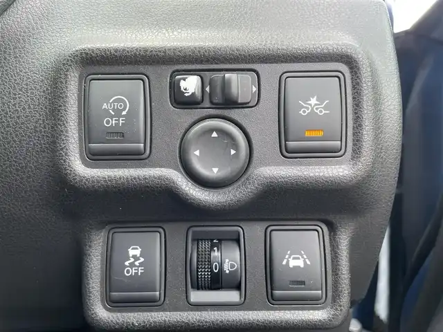 日産 ノート XVセレ +セーフ 滋賀県 2015(平27)年 4.6万km シャイニングブルー 純正ナビ/Bluetooth/DVD/CD/iPod/AUX/ETC/コーナーセンサー（前後）/バックカメラ（ミラー内臓）/全方位カメラ/レーンキープアシスト/衝突軽減装置/プッシュスタート/スペアキー1本/電動格納ミラー/純正フロアマット/ドアバイザー