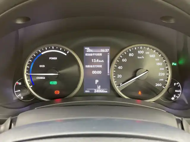 レクサス ＮＸ 300h バージョンL 新潟県 2018(平30)年 2.4万km ソニッククォーツ 純正メモリナビ/　フルセグTV/Bluetooth/CD/DVD/USB/レーダークルーズコントロール/衝突被害軽減ブレーキ/レーンキープアシスト/ブラインドスポットモニター/パワーバックドア/レザーシート/前席パワーシート/D席メモリーシート/前席シートヒーター/前席エアシート/前後コーナーセンサー/ステアリングヒーター/ドライブレコーダー/全方位モニター/ビルトインETC2.0/オートマチックハイビーム/LEDヘッドライト/純正AWセット冬タイヤ積込/レーダー探知機【Z240Csd】/レザーステアリング/ステアリングスイッチ/パドルシフト