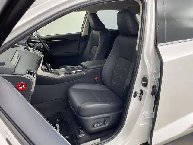 レクサス ＮＸ 300h バージョンL 新潟県 2018(平30)年 2.4万km ソニッククォーツ 純正メモリナビ/　フルセグTV/Bluetooth/CD/DVD/USB/レーダークルーズコントロール/衝突被害軽減ブレーキ/レーンキープアシスト/ブラインドスポットモニター/パワーバックドア/レザーシート/前席パワーシート/D席メモリーシート/前席シートヒーター/前席エアシート/前後コーナーセンサー/ステアリングヒーター/ドライブレコーダー/全方位モニター/ビルトインETC2.0/オートマチックハイビーム/LEDヘッドライト/純正AWセット冬タイヤ積込/レーダー探知機【Z240Csd】/レザーステアリング/ステアリングスイッチ/パドルシフト