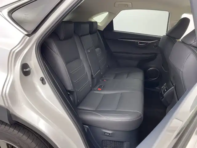 レクサス ＮＸ 300h バージョンL 新潟県 2018(平30)年 2.4万km ソニッククォーツ 純正メモリナビ/　フルセグTV/Bluetooth/CD/DVD/USB/レーダークルーズコントロール/衝突被害軽減ブレーキ/レーンキープアシスト/ブラインドスポットモニター/パワーバックドア/レザーシート/前席パワーシート/D席メモリーシート/前席シートヒーター/前席エアシート/前後コーナーセンサー/ステアリングヒーター/ドライブレコーダー/全方位モニター/ビルトインETC2.0/オートマチックハイビーム/LEDヘッドライト/純正AWセット冬タイヤ積込/レーダー探知機【Z240Csd】/レザーステアリング/ステアリングスイッチ/パドルシフト