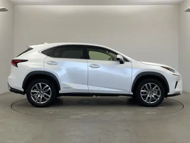 レクサス ＮＸ 300h バージョンL 新潟県 2018(平30)年 2.4万km ソニッククォーツ 純正メモリナビ/　フルセグTV/Bluetooth/CD/DVD/USB/レーダークルーズコントロール/衝突被害軽減ブレーキ/レーンキープアシスト/ブラインドスポットモニター/パワーバックドア/レザーシート/前席パワーシート/D席メモリーシート/前席シートヒーター/前席エアシート/前後コーナーセンサー/ステアリングヒーター/ドライブレコーダー/全方位モニター/ビルトインETC2.0/オートマチックハイビーム/LEDヘッドライト/純正AWセット冬タイヤ積込/レーダー探知機【Z240Csd】/レザーステアリング/ステアリングスイッチ/パドルシフト
