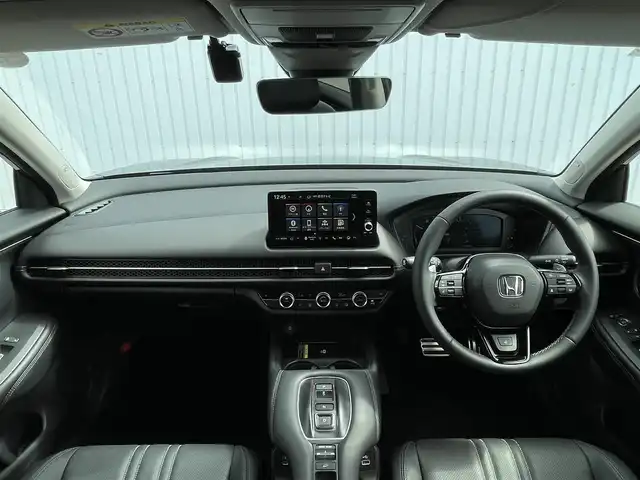 ホンダ ＺＲ－Ｖ ハイブリッド e:HEV Z 滋賀県 2025(令7)年 0.2万km クリスタルブラックパール 純正ナビ/・AM/FM/・USB/Bluetooth/・AppleCarPlay/・AndroidAuto/・フルセグTV/マルチビューカメラ/ステアリングスイッチ/革巻きステアリング/ステアリングヒーター/パドルシフト/ビルトインETC2.0/ワイヤレス充電/衝突軽減ブレーキ/レーンキープアシスト/先行者発進お知らせ/ブラインドスポットシステム/アダプティブクルーズコントロール/標識認識機能/ドライバー注意力モニター/ヒルディセントコントロール/パワーテールゲート/前席パワーシート/運転席メモリシート/前席シートヒーター/電動格納ミラー/オートマチックヘッドライト/LEDヘッドライト/アダプティブヘッドライトシステム/純正18インチアルミホイール