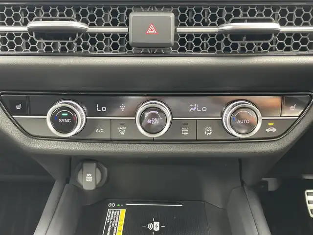 ホンダ ＺＲ－Ｖ ハイブリッド e:HEV Z 滋賀県 2025(令7)年 0.2万km クリスタルブラックパール 純正ナビ/・AM/FM/・USB/Bluetooth/・AppleCarPlay/・AndroidAuto/・フルセグTV/マルチビューカメラ/ステアリングスイッチ/革巻きステアリング/ステアリングヒーター/パドルシフト/ビルトインETC2.0/ワイヤレス充電/衝突軽減ブレーキ/レーンキープアシスト/先行者発進お知らせ/ブラインドスポットシステム/アダプティブクルーズコントロール/標識認識機能/ドライバー注意力モニター/ヒルディセントコントロール/パワーテールゲート/前席パワーシート/運転席メモリシート/前席シートヒーター/電動格納ミラー/オートマチックヘッドライト/LEDヘッドライト/アダプティブヘッドライトシステム/純正18インチアルミホイール